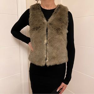Aritzia Faux Fur Vest
